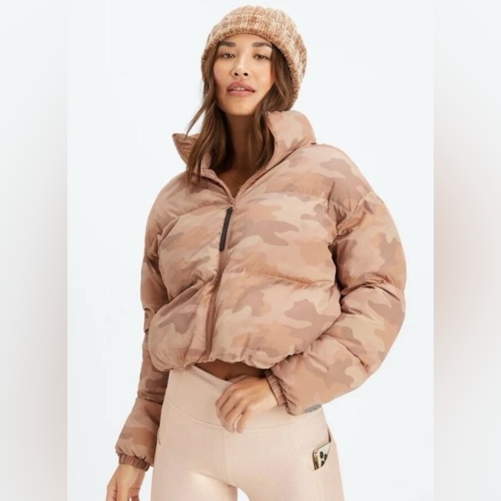 Fabletics Wander Cropped Camo Puffer size XS